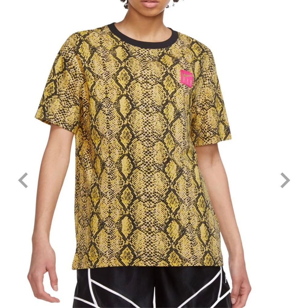 Nike Women's AOP Boyfriend Short Sleeve T-Shirt